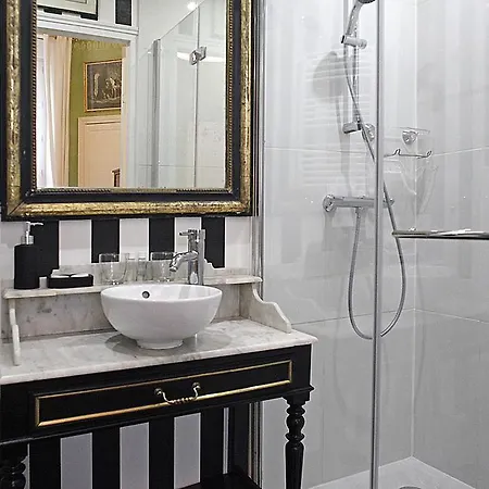 Les De Mathilde Bed & Breakfast Angers