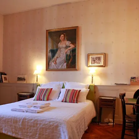 فندق مبيت وإفطار Les De Mathilde 4*