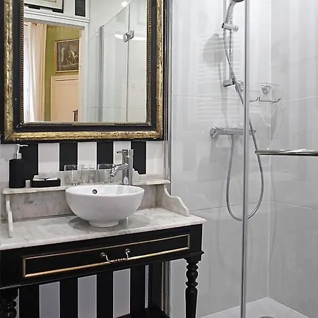 Les De Mathilde Bed & Breakfast Angers